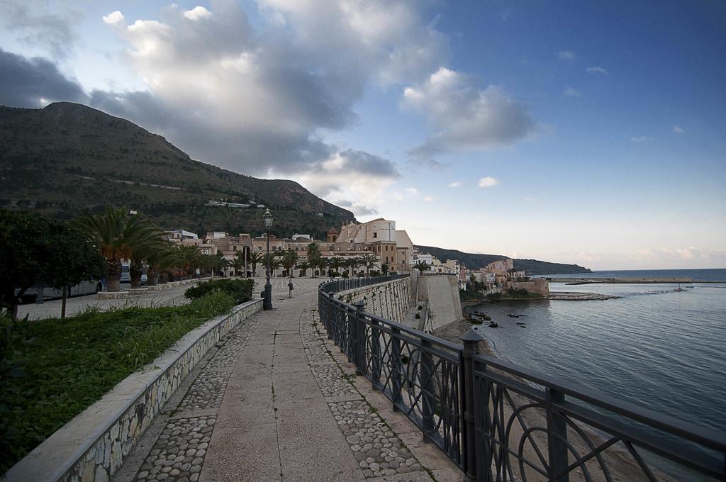 Casa Liberta Apartment Castellammare del Golfo Bilik gambar