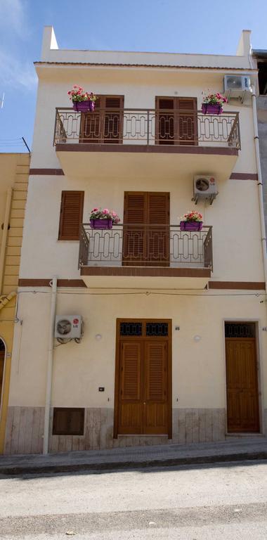 Casa Liberta Apartment Castellammare del Golfo Luaran gambar